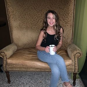 Meet your Posher, Abby